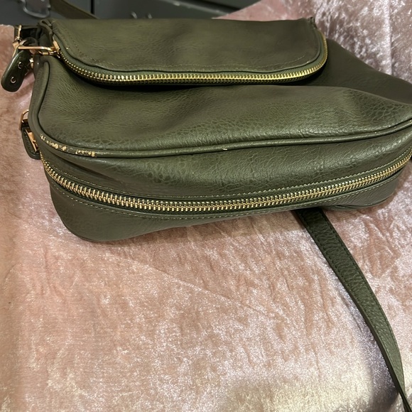 Olive Green Crossbody Purse ✨🌿 Gold Zippers & Details - Picture 4 of 6
